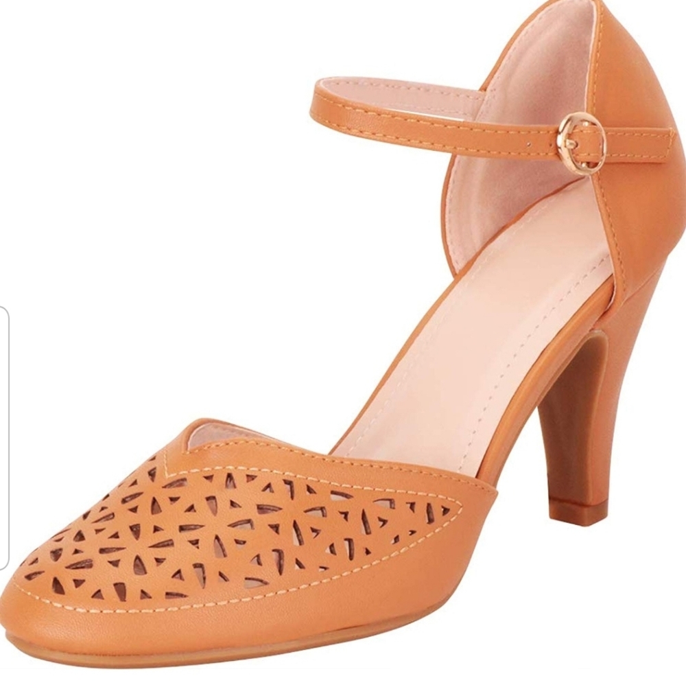 Retro pinup laser cut mary jane pump size 8